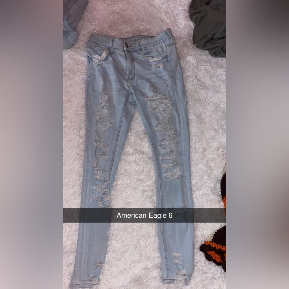 American Eagle jeans size 6. 20$+shipping.